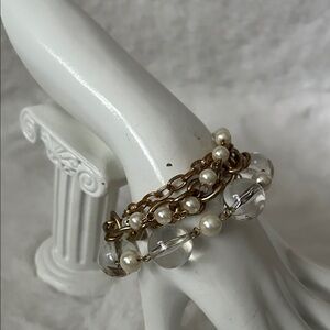 Chic Gold and Pearl Chain Bracelet